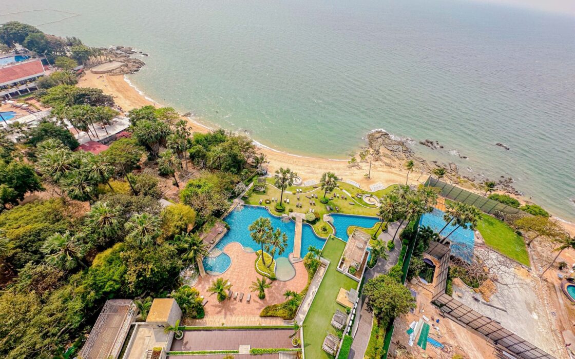 Ultra-Luxury Private Beachfront project Palm Wongamat | 2BR (97.5 sqm)| Foreigner Name – Rare Item!