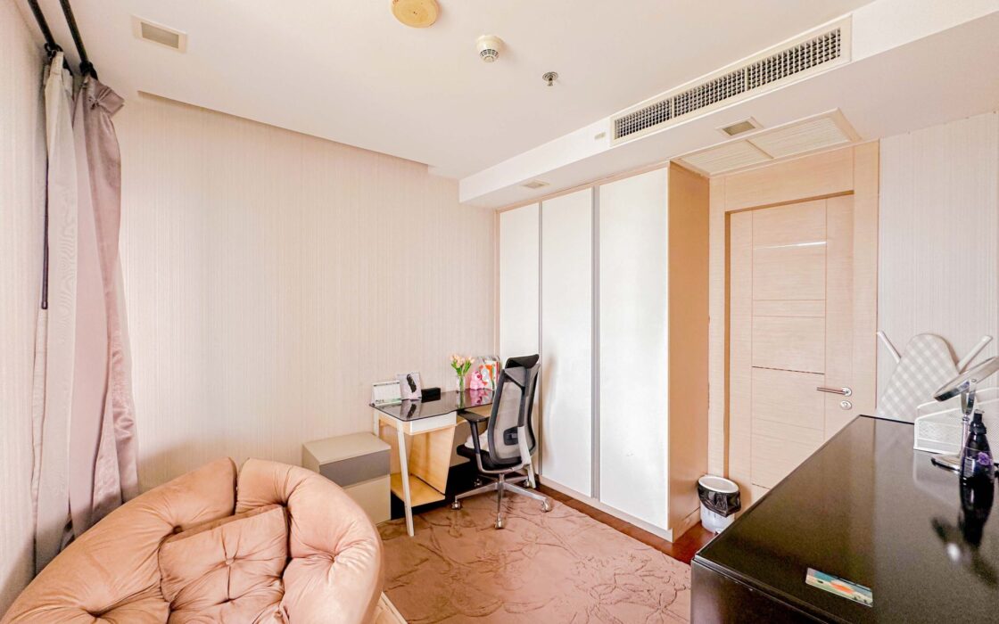Ultra-Luxury Private Beachfront project Palm Wongamat | 2BR (97.5 sqm)| Foreigner Name – Rare Item!
