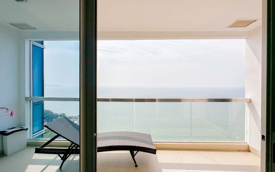 Ultra-Luxury Private Beachfront project Palm Wongamat | 2BR (97.5 sqm)| Foreigner Name – Rare Item!