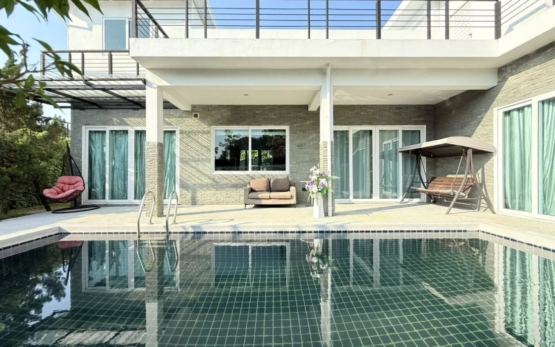 Luxury Modern Villa with Private Sauna & Gym