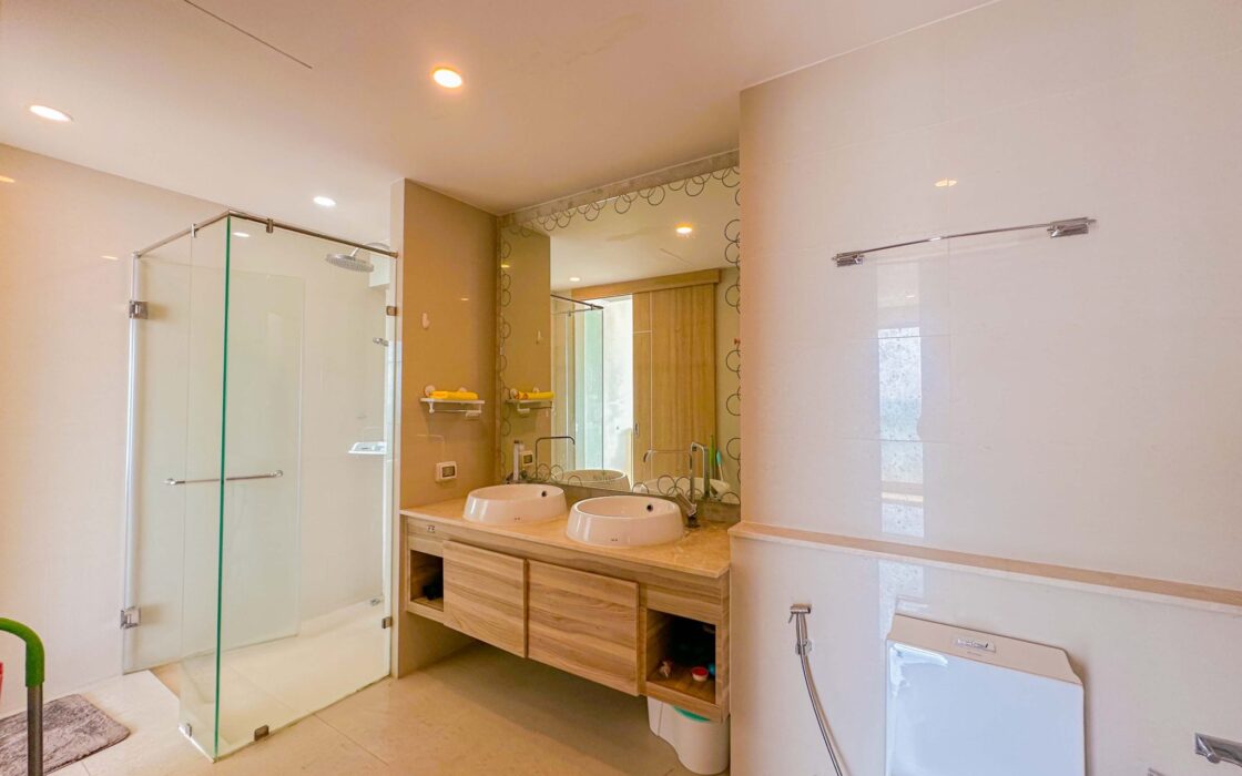 The Riviera Jomtien | 2 Bedrooms, 2 Bathrooms | Corner Unit | 75 SQ.M.