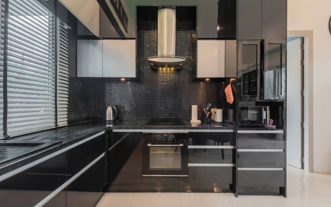 Luxury Modern Villa with Private Sauna & Gym