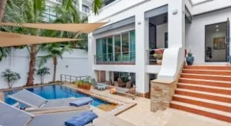 Luxury Pool Villa in Pratnumnak