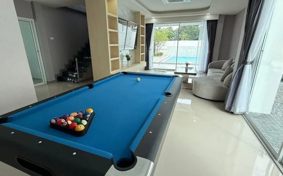 Luxury Pool Villa in Pattaya – Prime Location