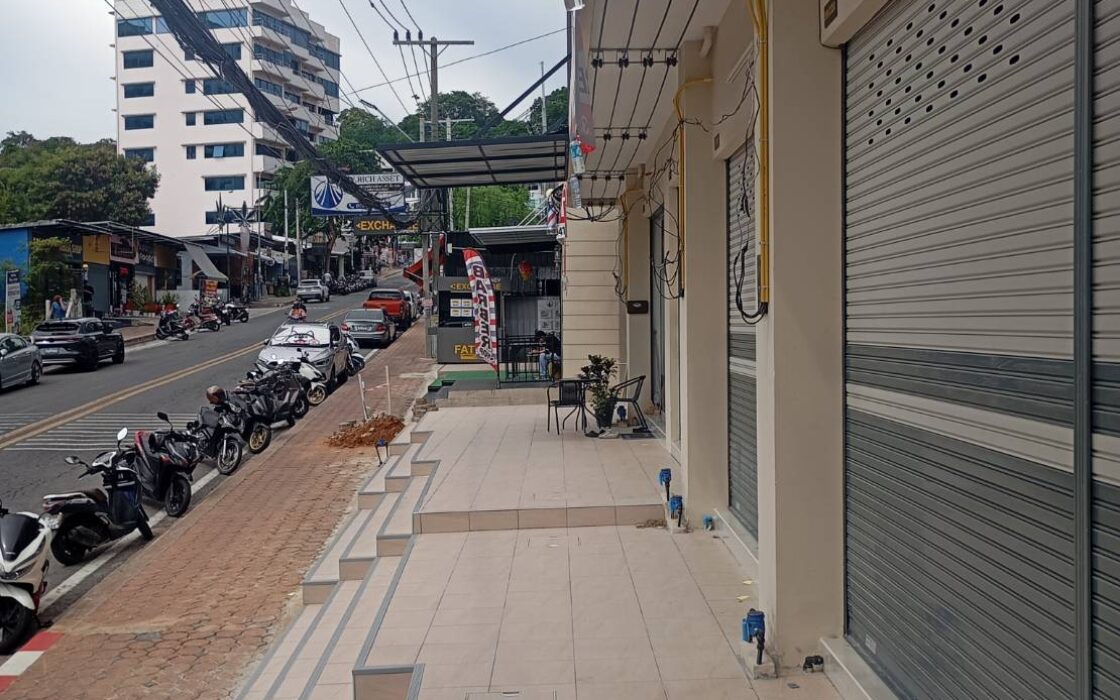 11 Rooms, Fully furnished hotel, phratamnak Soi 5.