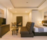 Café & Restaurant in Prime Tourist Location Pratumnak Soi 5  with on-site accommodation.