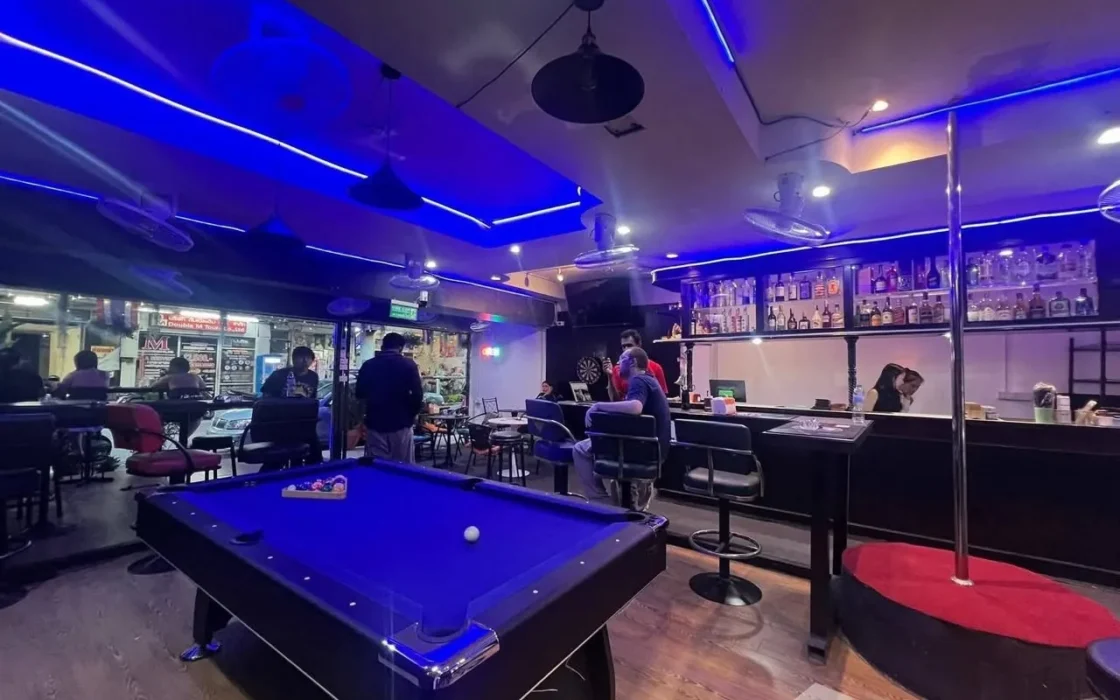 FRESH OPPORTUNITY – PRIME PATTAYA BAR BUSINESS & PROPERTY TAKEOVER   *(For Sale or Leasehold Transfer)*  in Soi Buakhao
